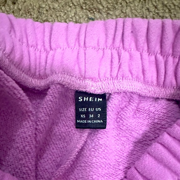 SHEIN Sweatshorts Super Cute - Picture 2 of 3